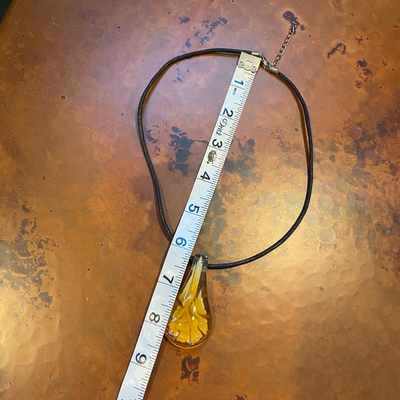 Blown Glass Pendant Necklace with yellow flower in it, in EUC - Picture 4 of 4